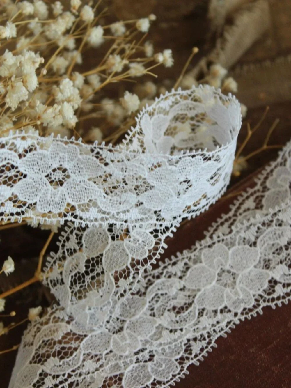 Vintage 1980s White Raschel Floral Lace Trim, Offray 3 Yards, 1.25